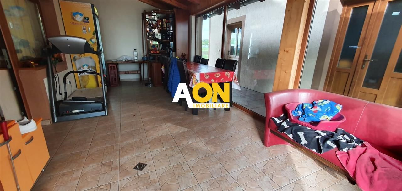 Casa de vanzare, 4 camere, 2 terase, garaj, 849 mp teren, Oarda de Jos - Poză 5