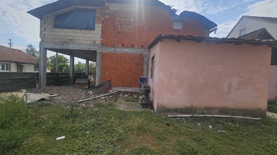 BRASADAS vinde casa la rosu + casa veche teren 14 ari Blaga. - Poză 4