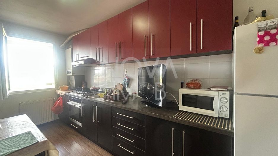 Garsoniera 45 mp cu balcon, mobilata, utilata - zona Lazaret - Poză 4