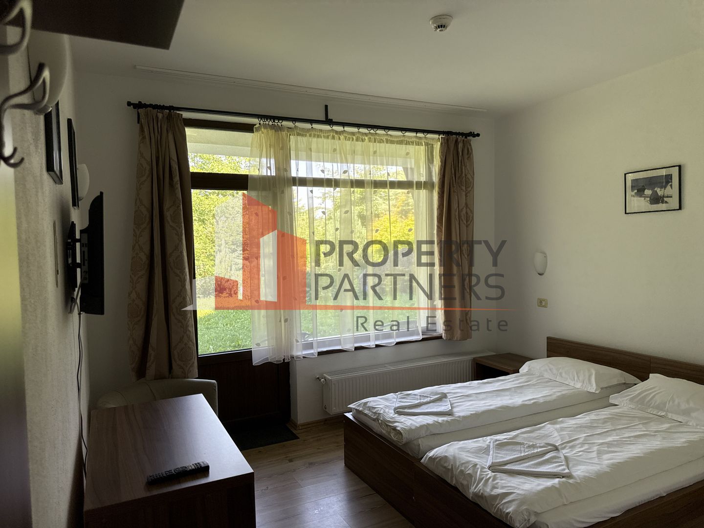 Pensiune  în Bran, sat Poarta – Afacere la cheie, locație premium - Poză 8