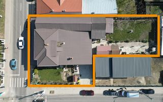 Clădire și teren de investiție, central Roman - Poză 2