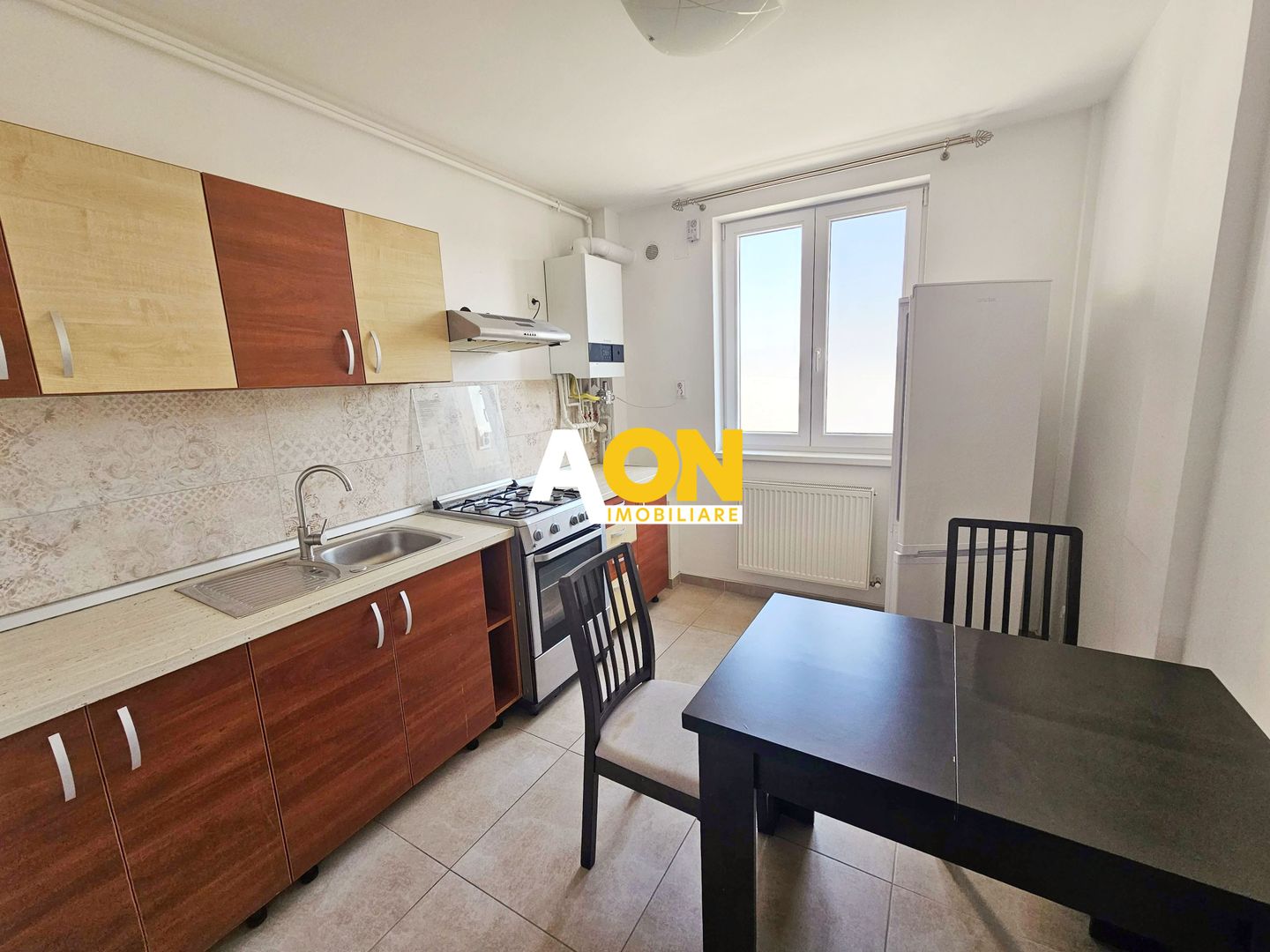 Apartament cu o camera, etaj 2, bloc nou, Centru. Optional boxa 8 mp - Poză 1