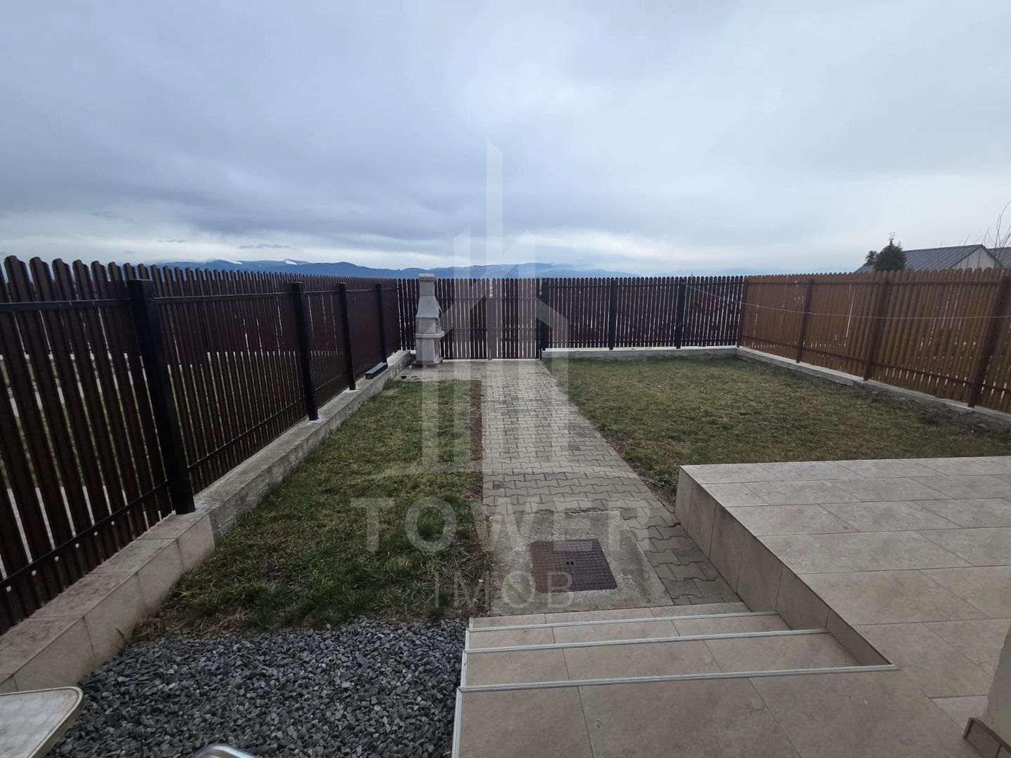 Casă de închiriat - Zona Gușterița, vedere spre munte - Poză 15