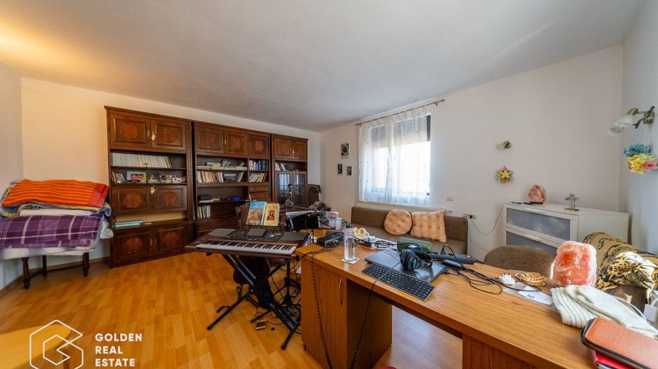 Casa 4 camere si mansarda, teren 1014 mp, comuna Vladimirescu - Poză 9