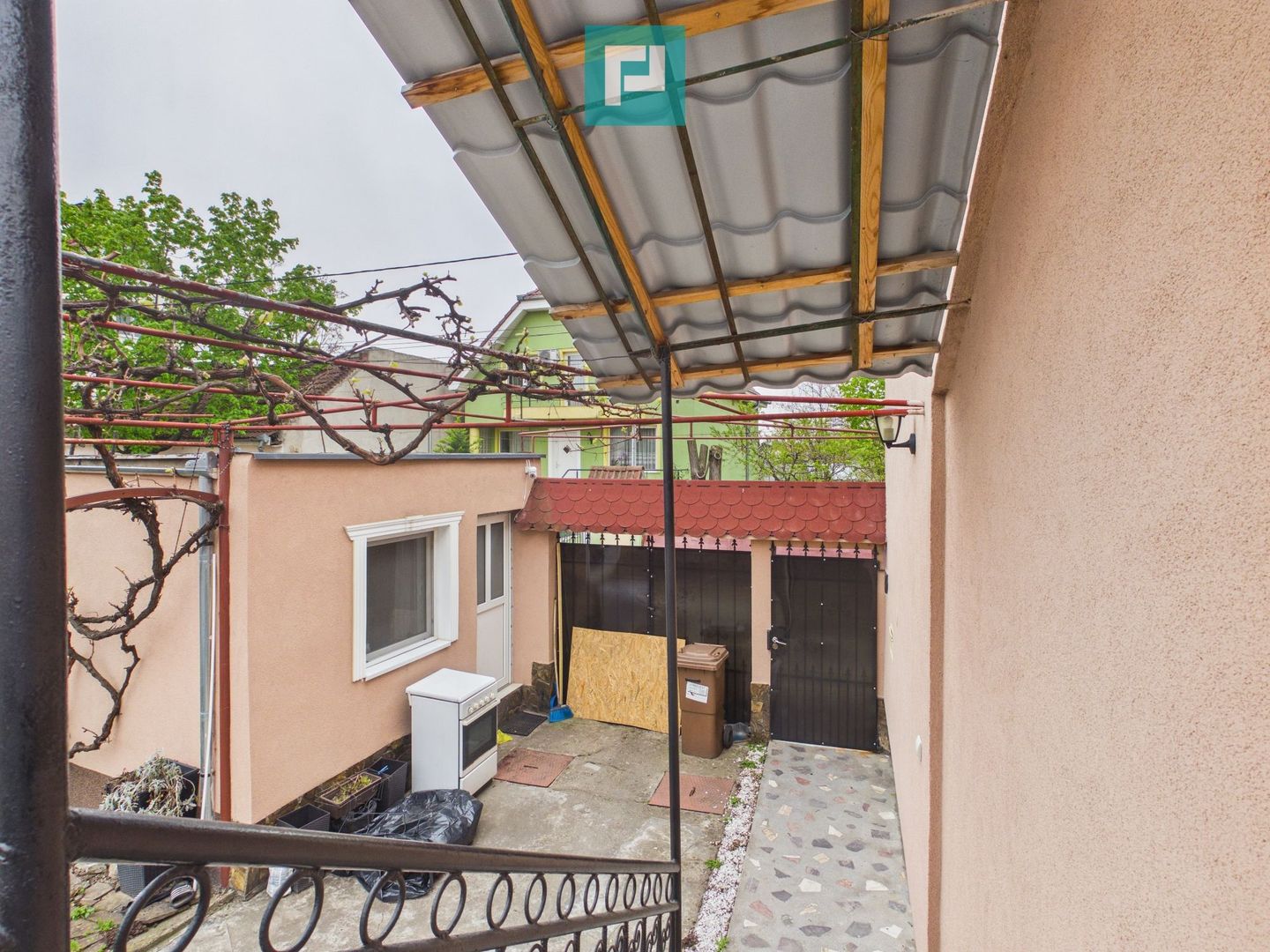 Casă la curte, 65 mp utili, 2 camere, curte mare - Poză 16