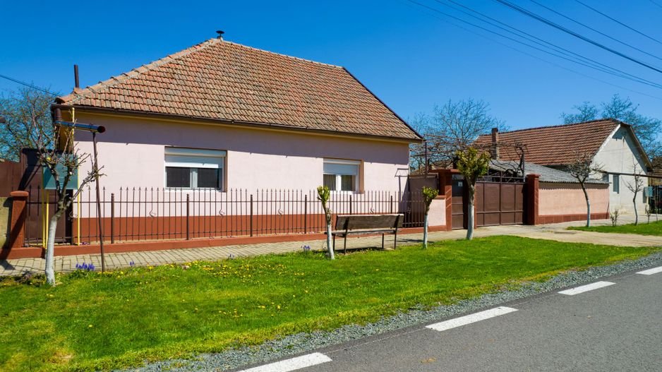 Casă cu grădina în Curtici - Poză 11