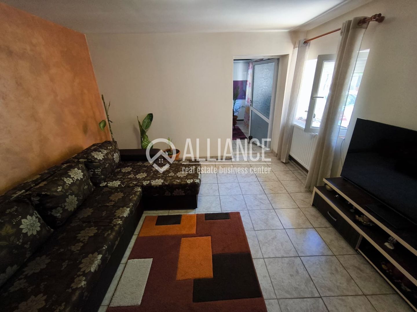 VIILE NOI - casa cu o curte generoasa disponibila imediat - Poză 2