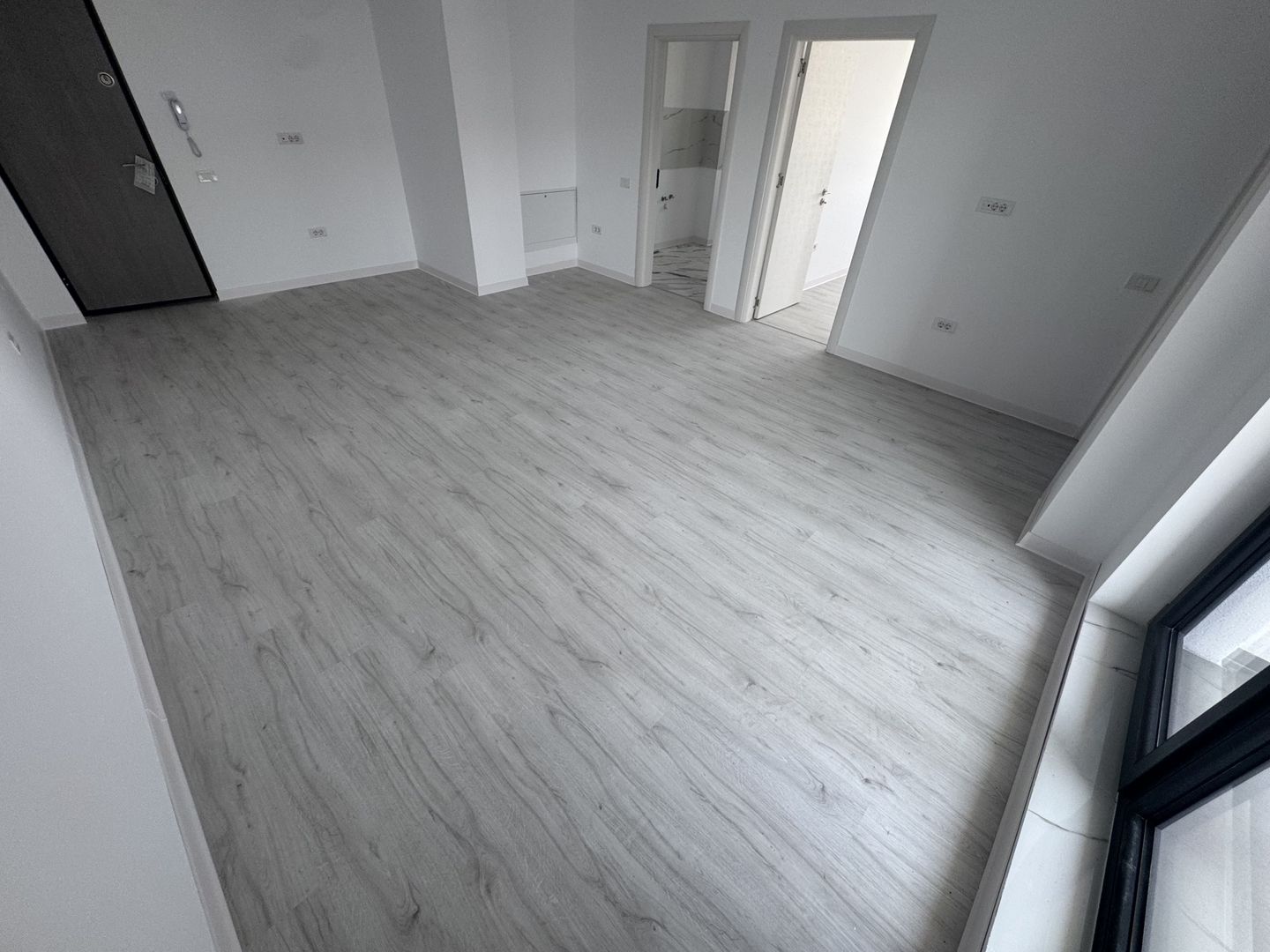 Apartamente GATA Otopeni central 2 camere, PARCARE SUBTERANA - Poză 1