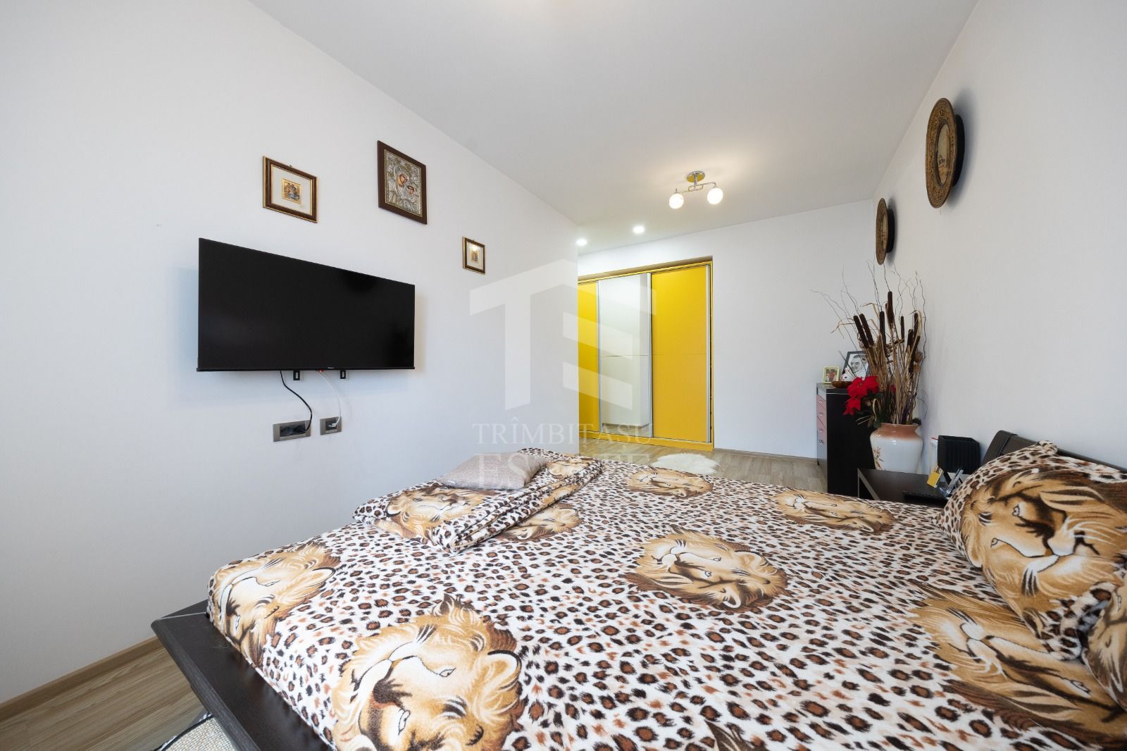 CORESI - Isaran | 3 camere 82 mp loc de parcare si boxa - Poză 18