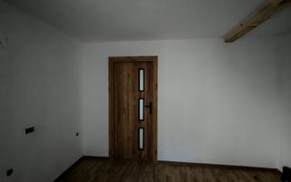 Corp de casa P+M 4 camere , ASTRA - Carpatilor -LIDL- ,curte comuna. - Poză 18