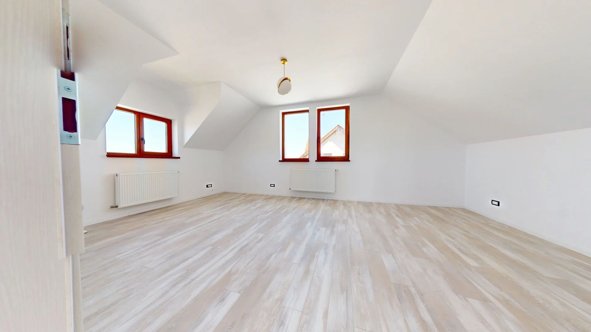 Vila cu stil in Izvor-Tarlungeni - Poză 14