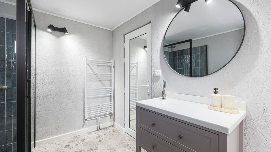 Apartament 95 mp pe Iuliu Maniu la casă, curte proprie inchisa - Poză 6