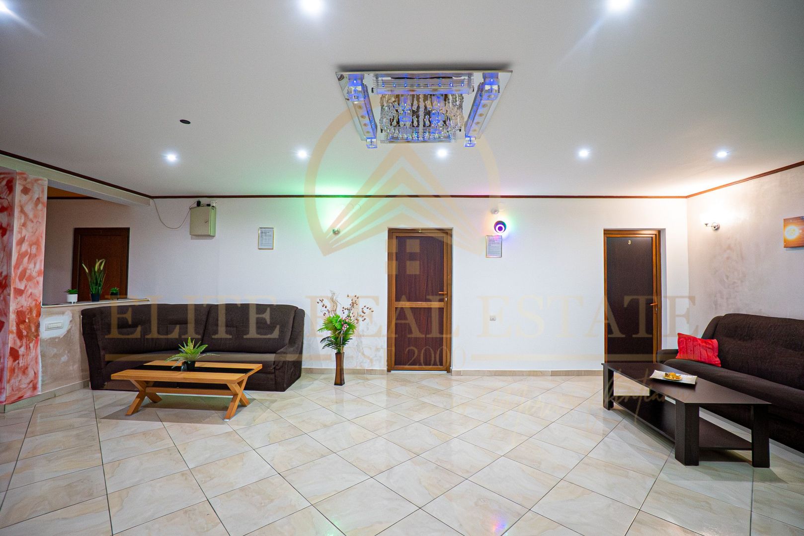 Casă spațioasă cu funcțiune de pensiune – Kamsas - Poză 3