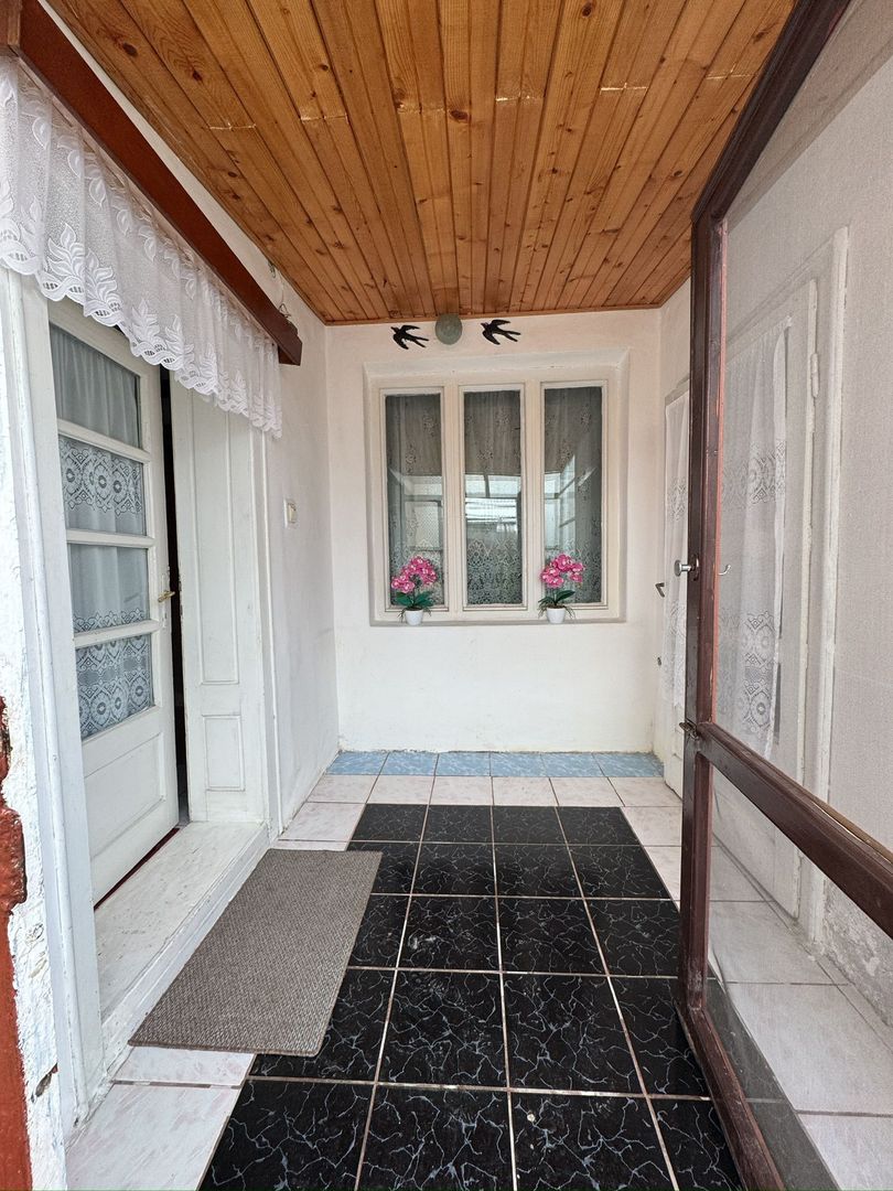 De vânzare Casă în Grădiște, curte + grădină proprie generoasă Arad - Poză 8