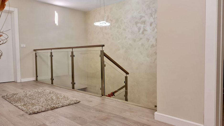 Vila pretabila pentru doua familii - Poză 10