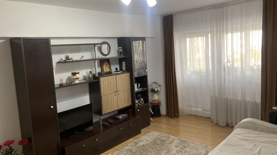 3 camere | Mihai Bravu - Poză 1