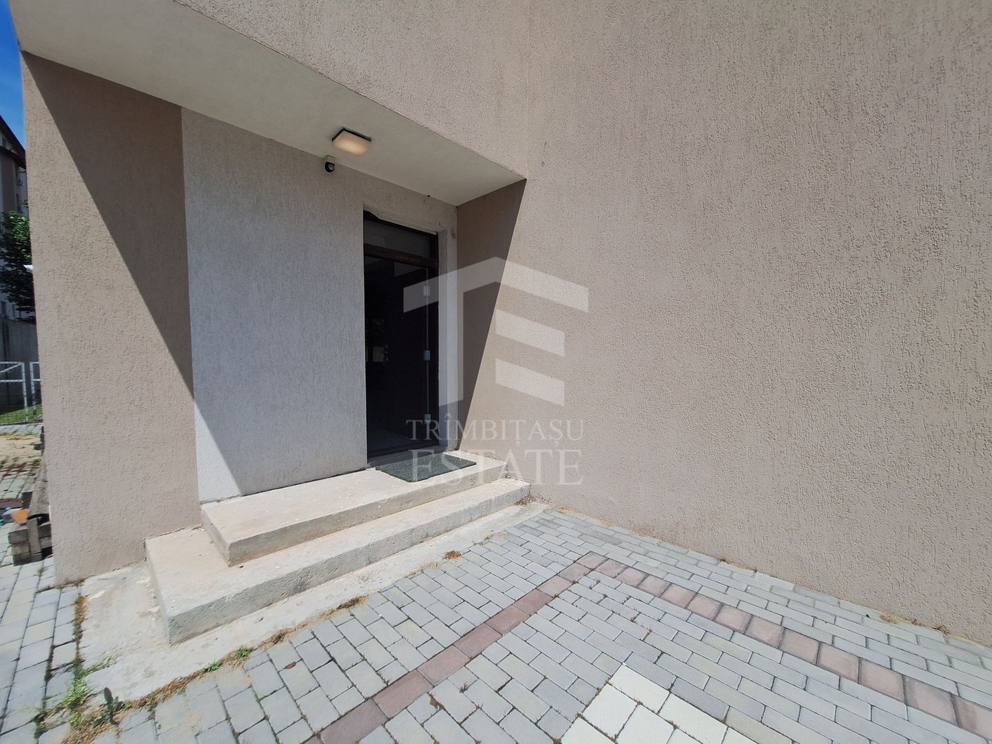 Duplex 4 cam 3 bai parcare&curte Prelungirea Ghence str. Maracineni - Poză 1