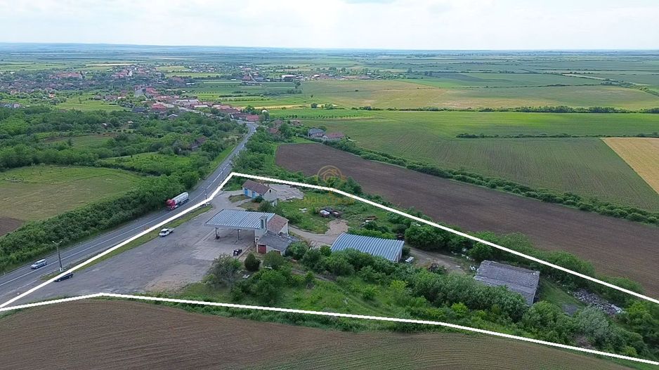 Stație Carburanți De Vânzare| 18.000 mp teren | Hale | Front la E81 - Poză 9