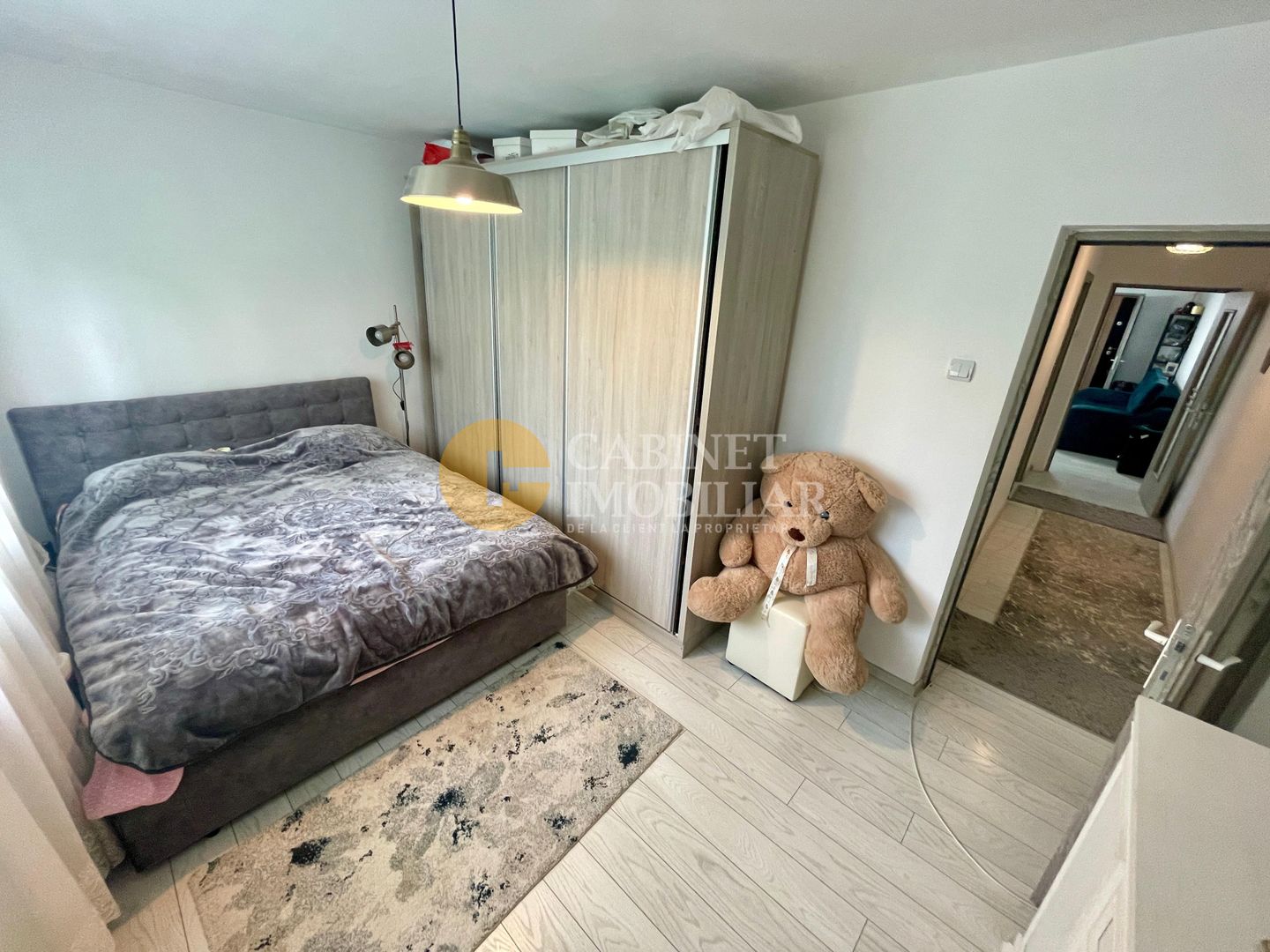 Podu Ros - 3 Camere - Etaj 2 - Bloc fara risc - Mobilat/Utilat - Poză 3