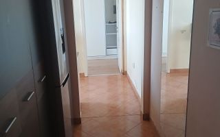 Apartament cu centrală proprie și spațiu de depozitare. - Poză 1