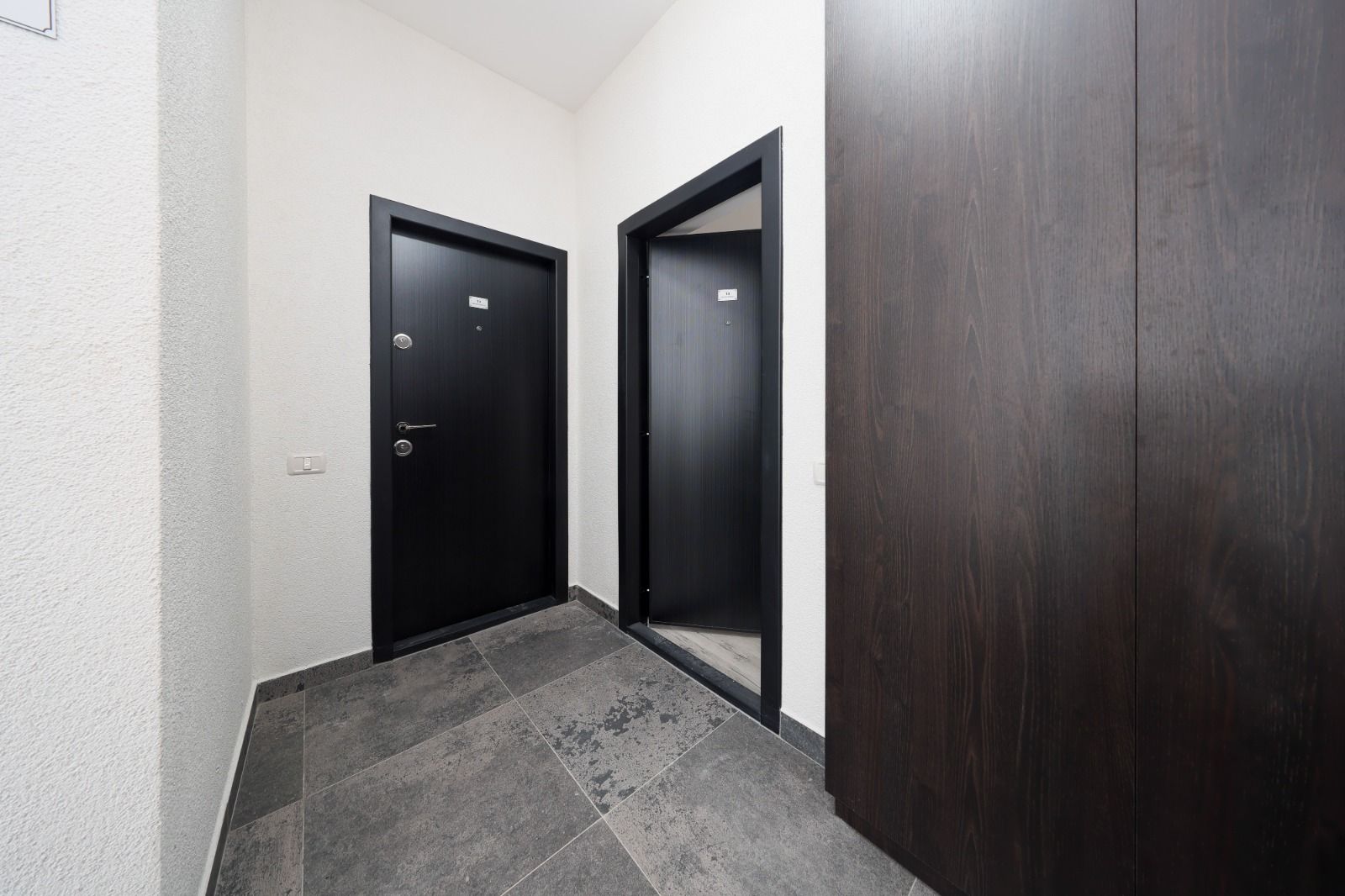 Apartament nou - loc parcare acoperit  inclus - Poză 12