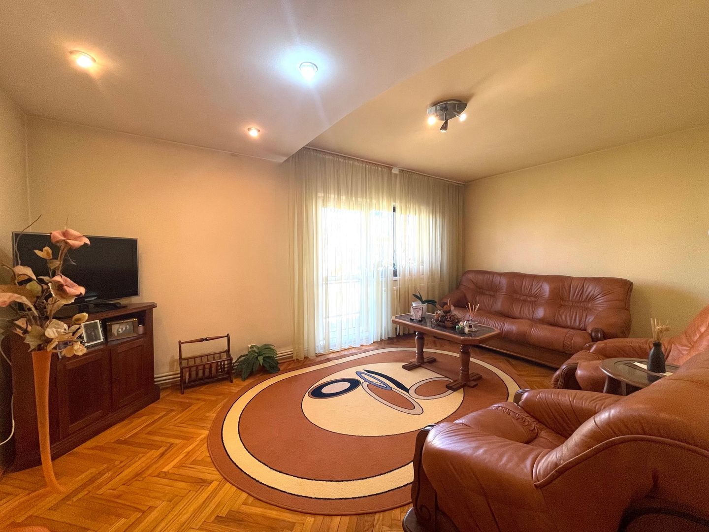 Apartament zona Soarelui - 3 camere - etaj 3 - Poză 2