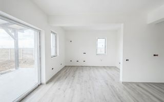 Duplex despartit prin camera tehnica, 5 camere, asfalt | Giarmata Vii - Poză 9