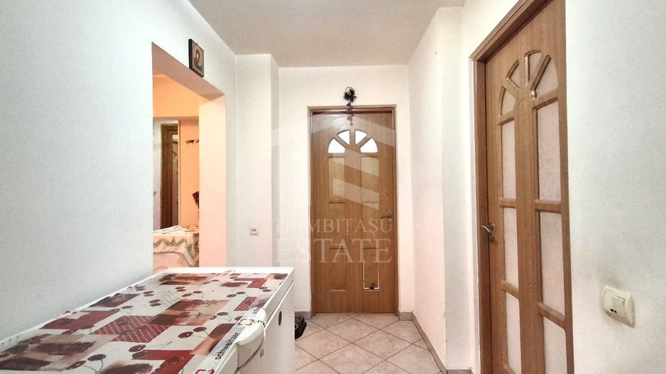 De Vanzare Apartament cu  3 camere  zona Mall Vitan - Poză 6