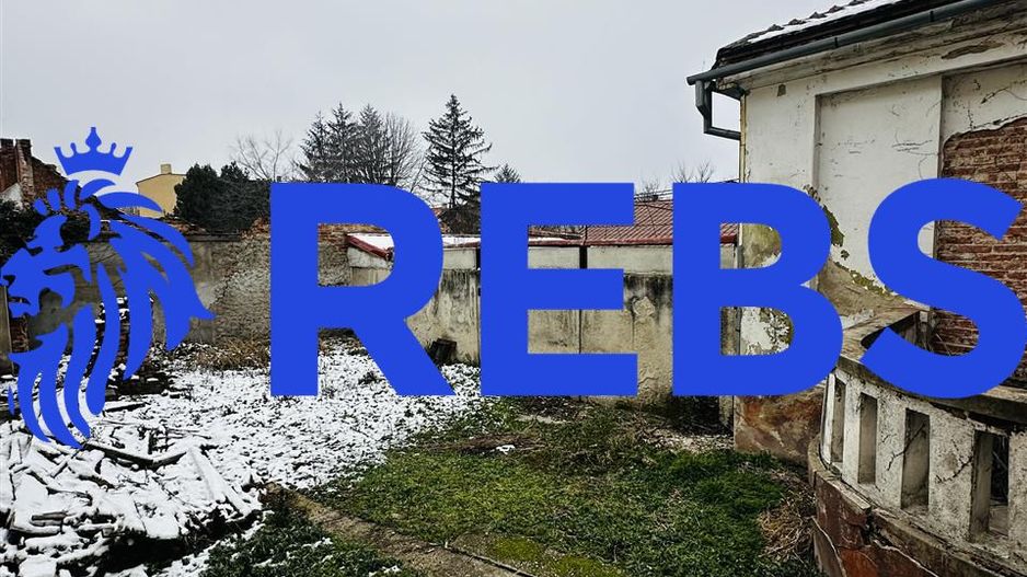 Casa ULTRACENTRAL singur in curte - Poză 2