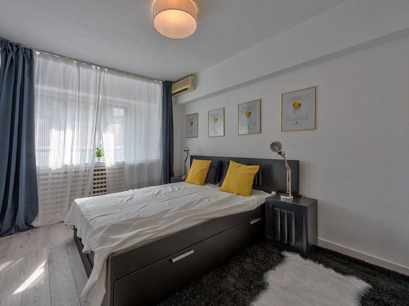 Apartament superb de 3 camere zona Universitate - Poză 2