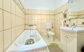 Casă practică, cu curte și parcare, în zona centrală - Parcul Carol - Poză 15