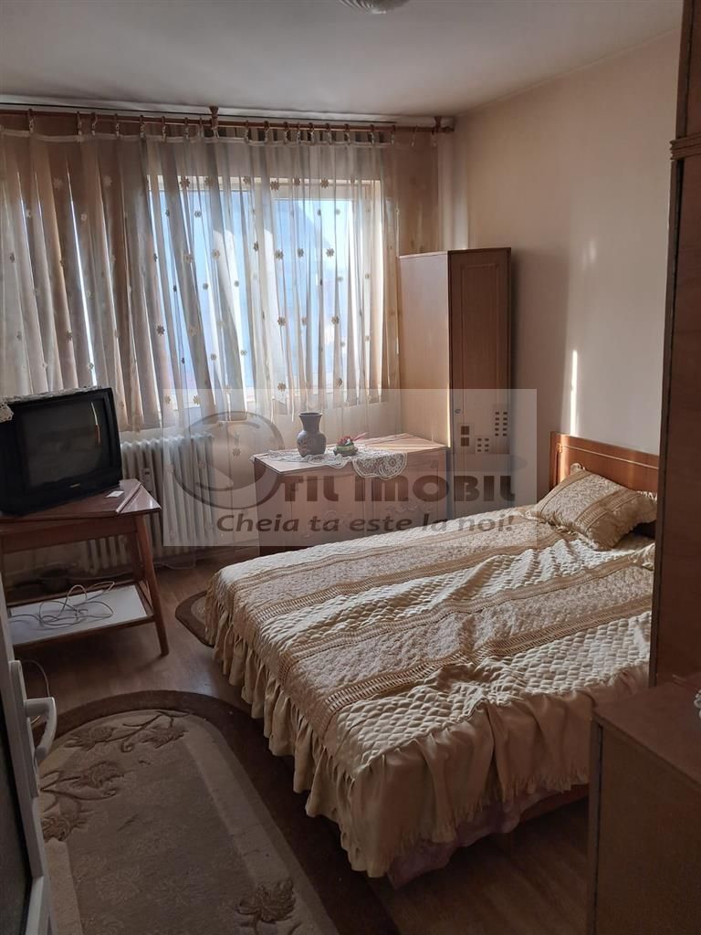 Apartament 2 camere Semidecomandat mobilat utilat zona Tatarasi Nord 85000 euro - Poză 5