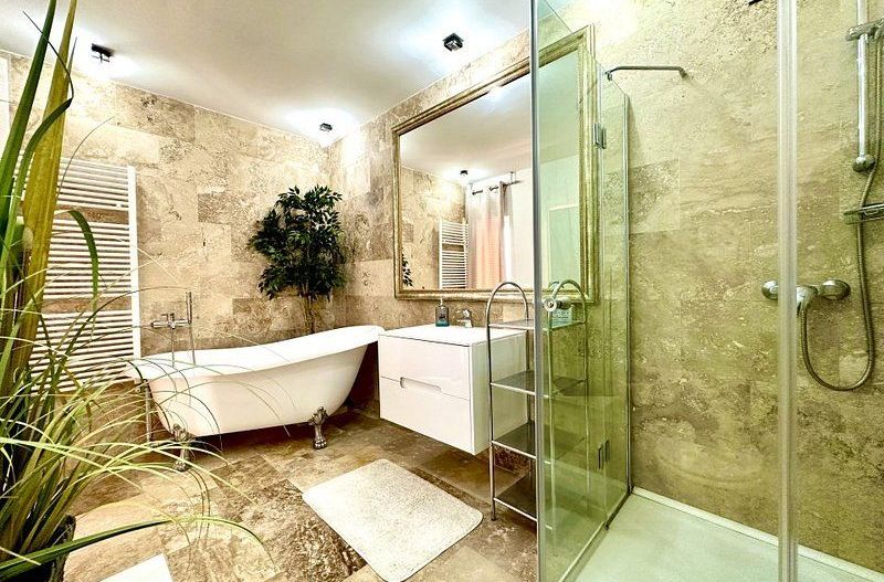 Apartament elegant -curte proprie - garaj - Poză 1