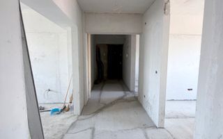 APARTAMENT SPATIOS CU VEDERE PE 2 PARTI - Poză 5