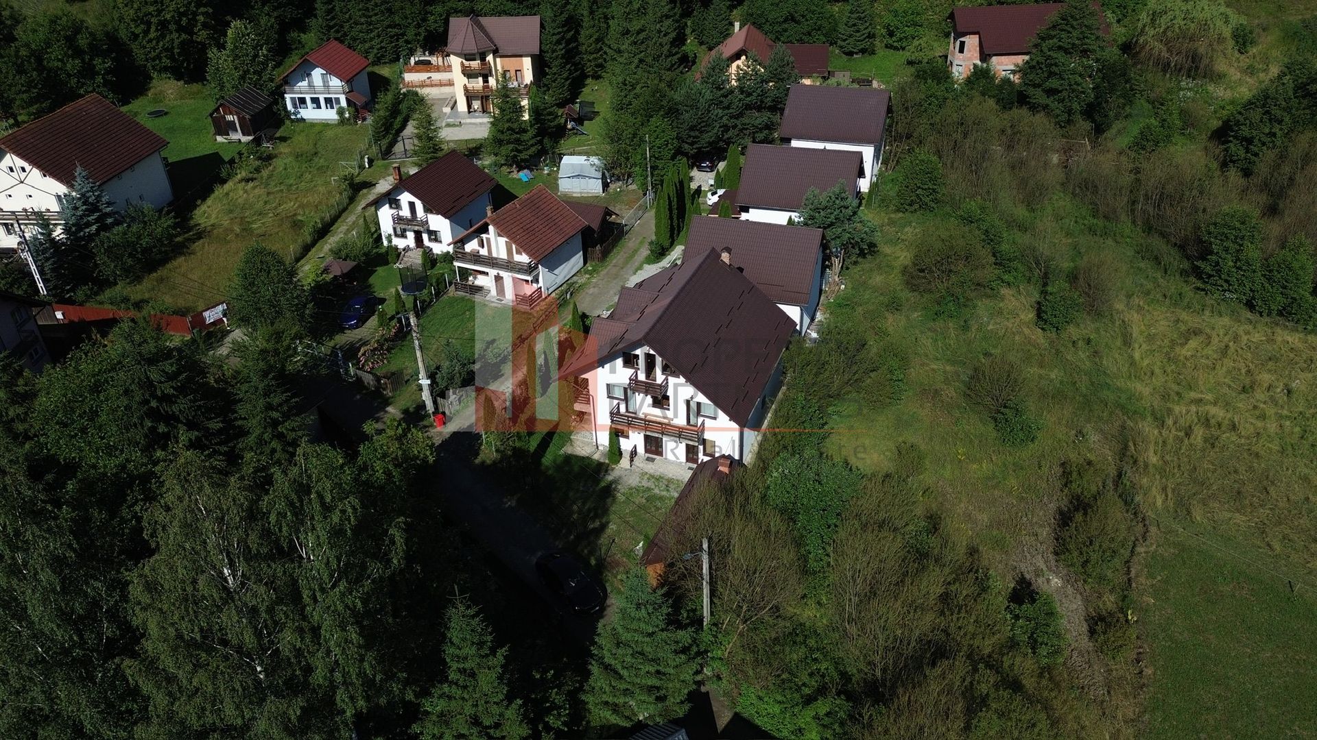 Proprietate spațioasă în Predeluț – la doar 800 m de centrul stațiunii Bran - Poză 4