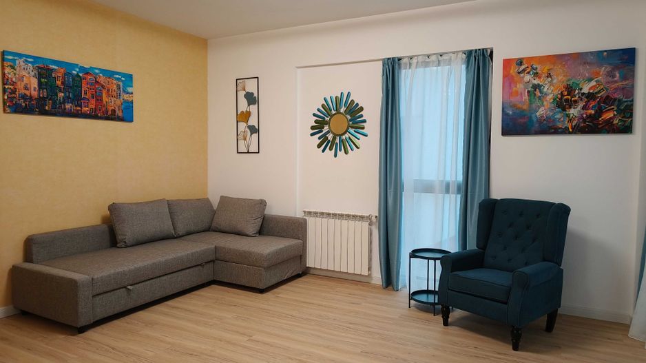 Închiriez garsonieră modernă, Decebal, bloc nou, centrală proprie - Poză 1