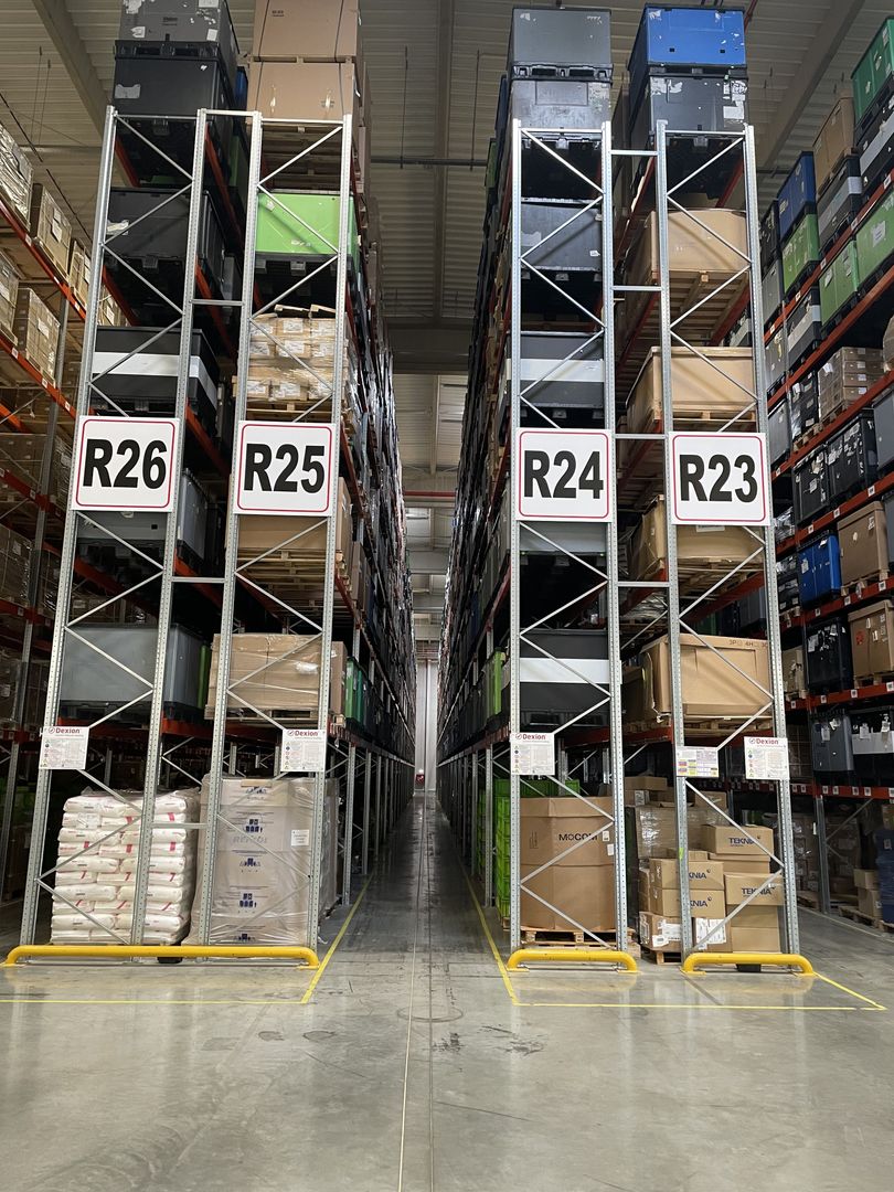 Spațiu cu rafturi pentru Logistică/Depozitare - Poză 4