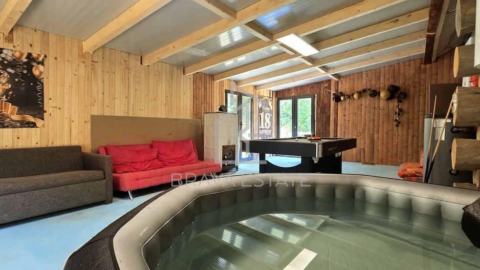 Cabană din lemn rotund, 210mp, ciubăr, jacuzzi, foișor, localitatea Băișoara - Poză 17
