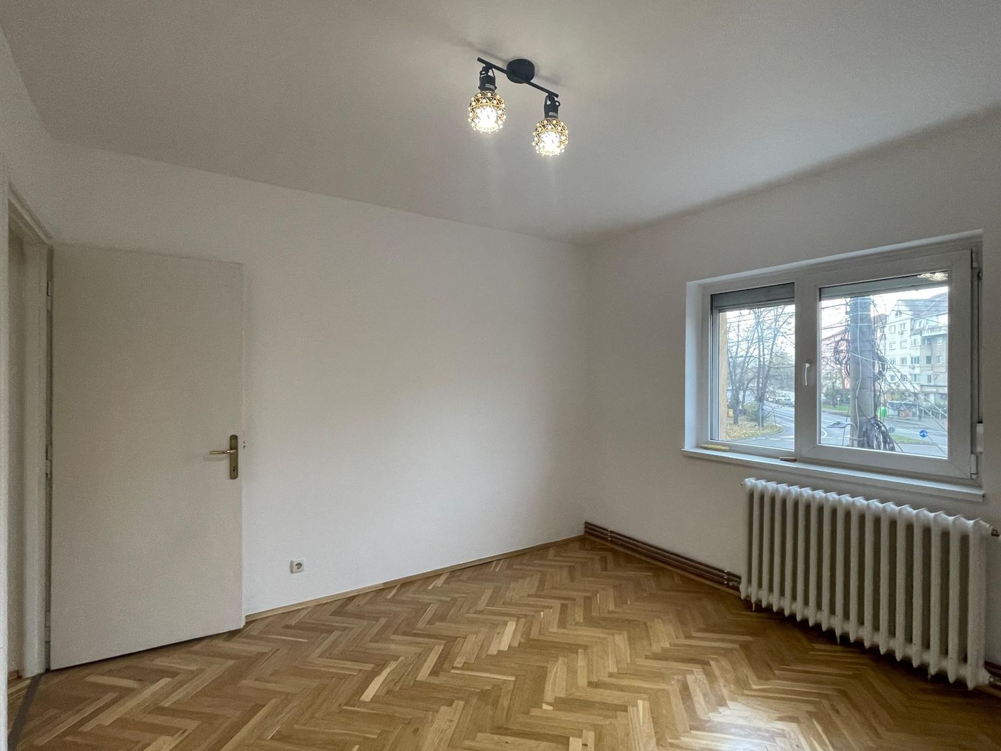 Apartament 3 camere - 2 bai - decomandat - Poză 4