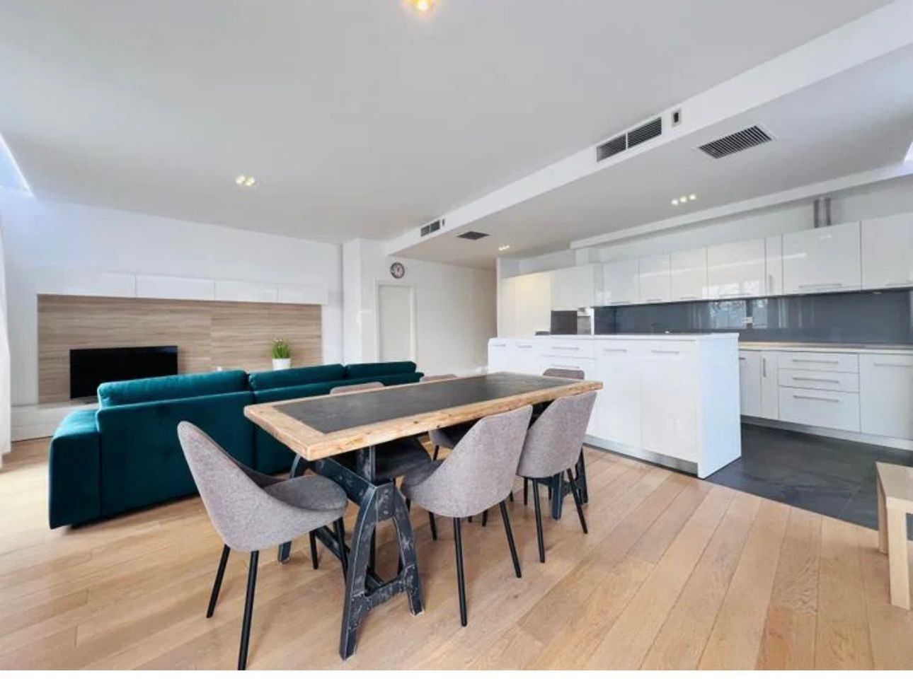 Apartament 5 camere de închiriat  Herăstrău - Poză 1