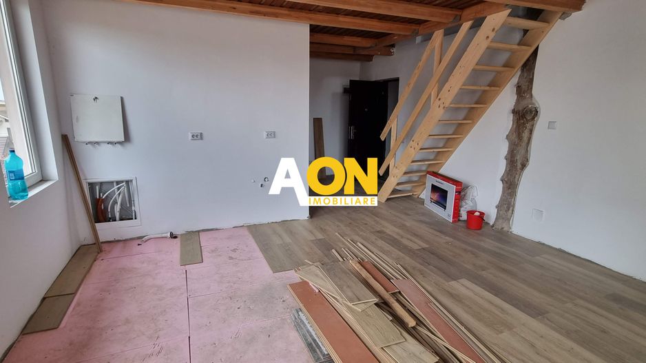 De vanzare apartament 2 camere, scara interioara, Centru - Poză 1