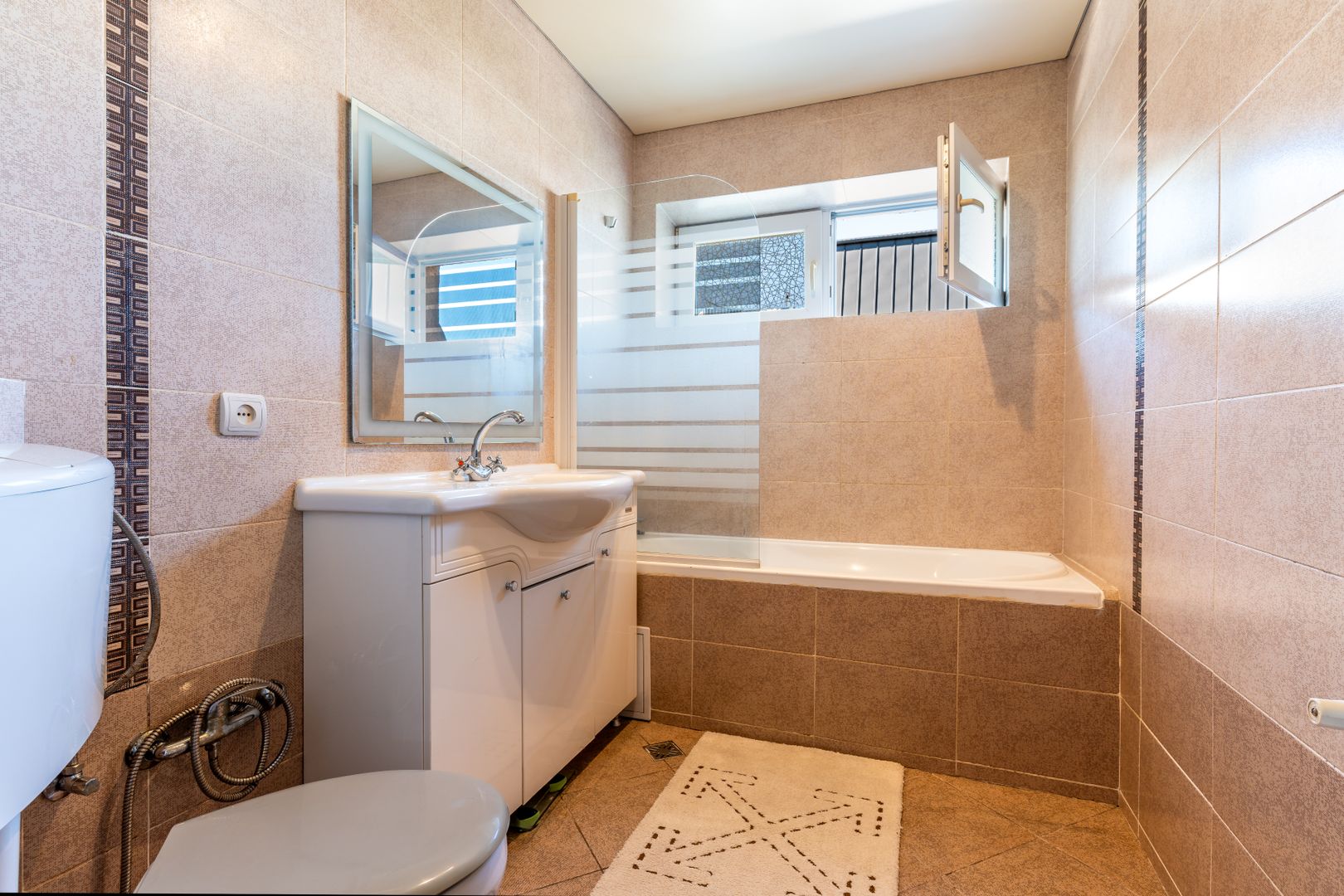 Apartament cu 2 camere, 53MP, Garaj, Boxa, Comision 0% - Poză 11