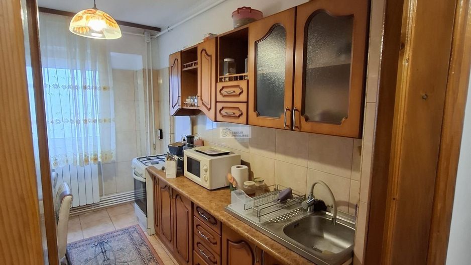 Se vinde apartament 3 camere/ultracentral/Focsani - Poză 4