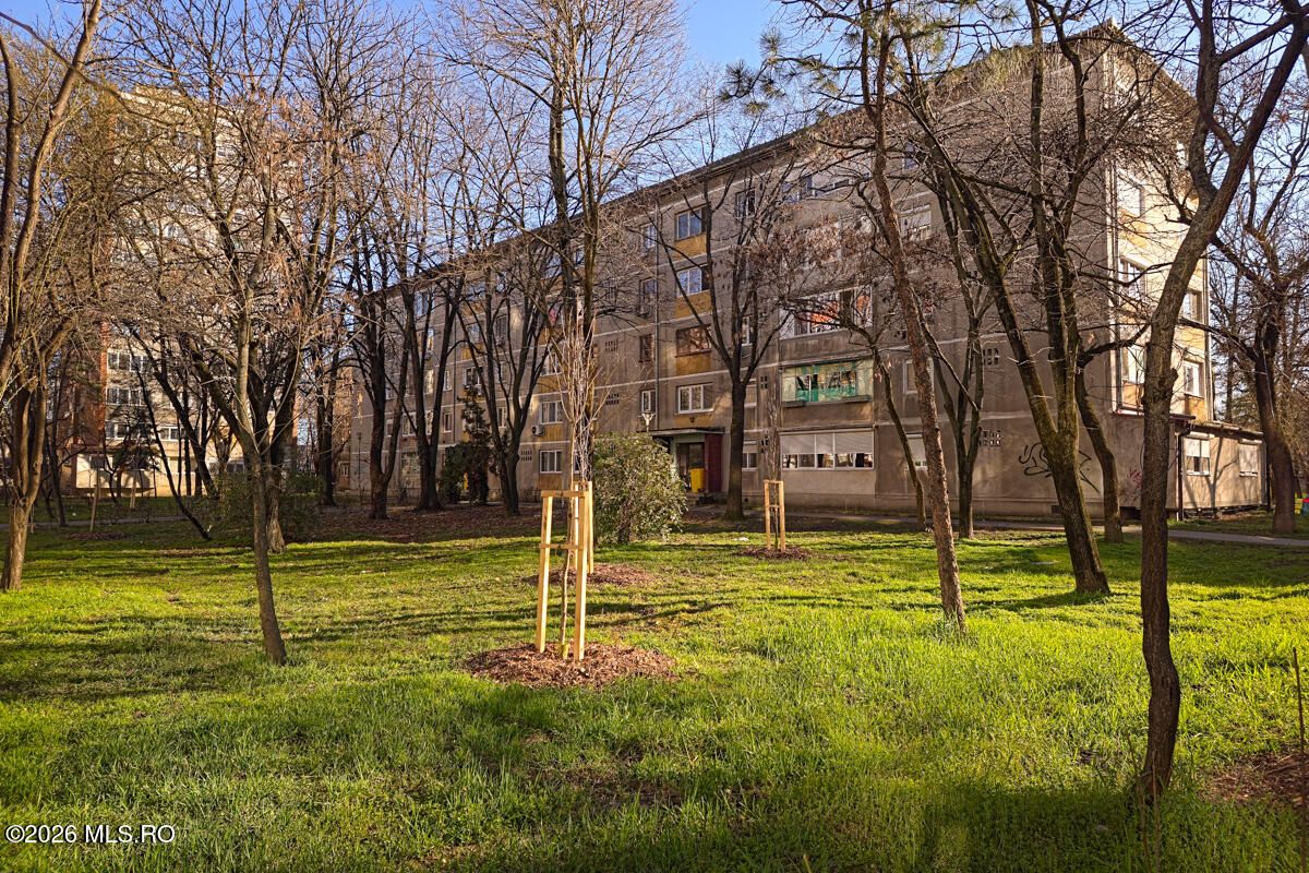 Circumvalatiunii - Gheorghe Lazar - 4 Camere, Etaj 3, 2 Bai, Centrala - Poză 1
