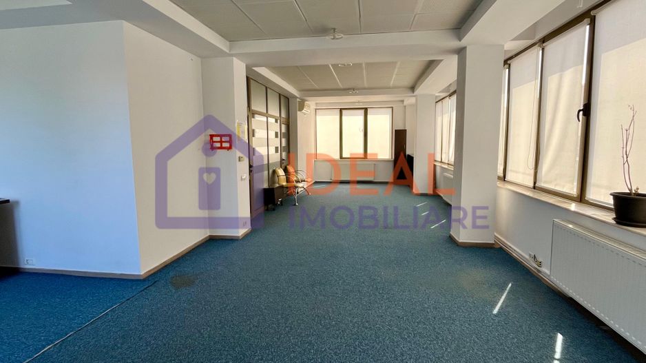 Spatiu de birouri/comercial de închiriat - Poză 1