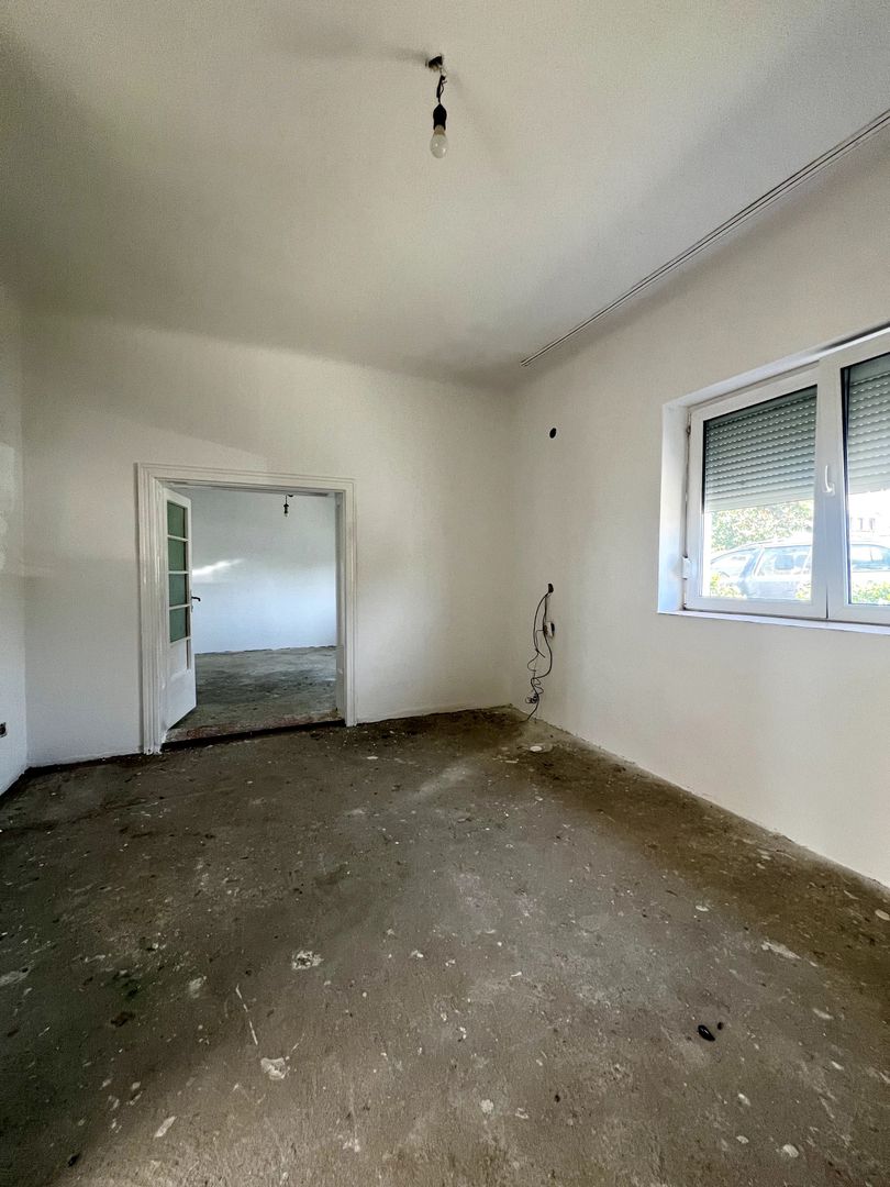 Casa in Oradea 1200 mp teren 400 mp cladiri - Poză 6