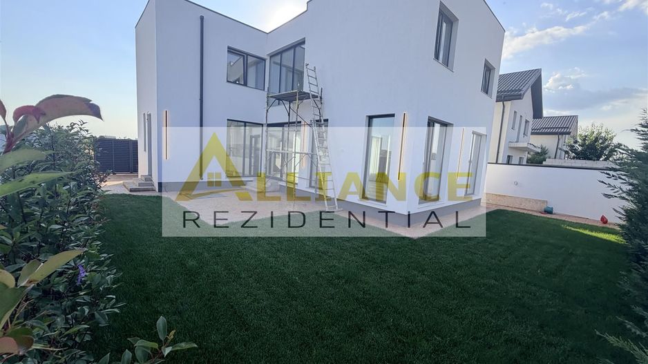 Casă individuală 4 camere  3 băi 145 mp utili ! - Poză 2