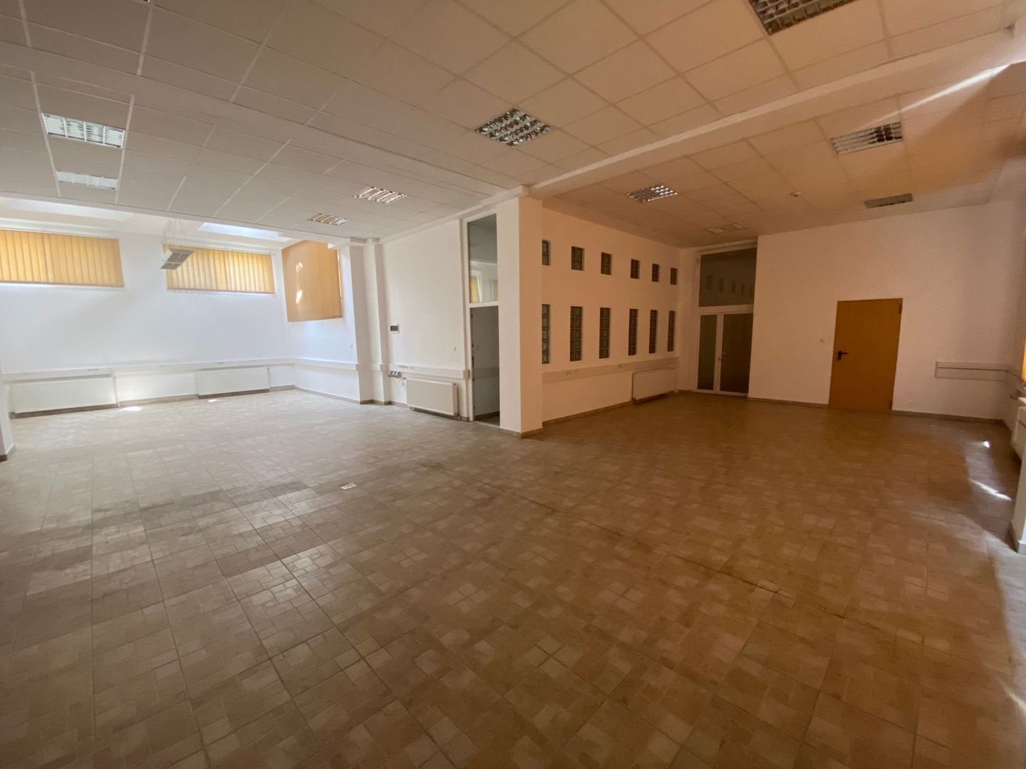 Spatiu de birou sau comercial - Poză 1
