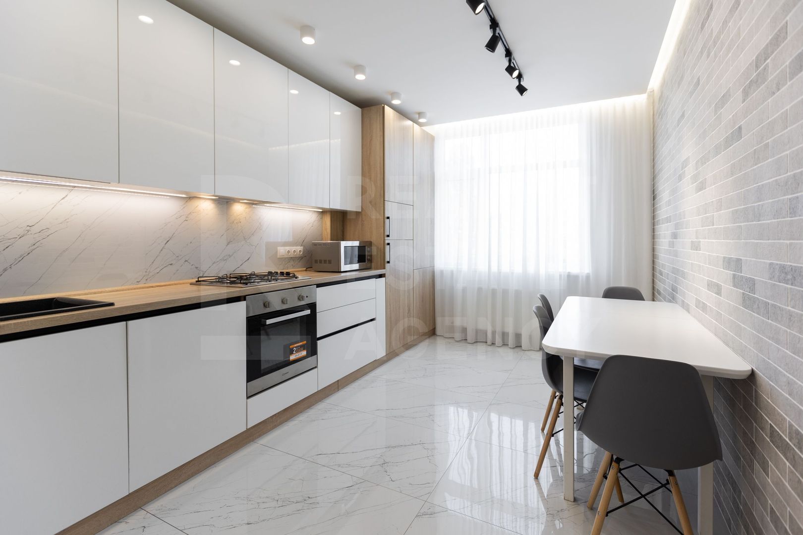 Chirie, apartament, 2 camere, str. Caşu Gheorghe, Centru - Poză 2