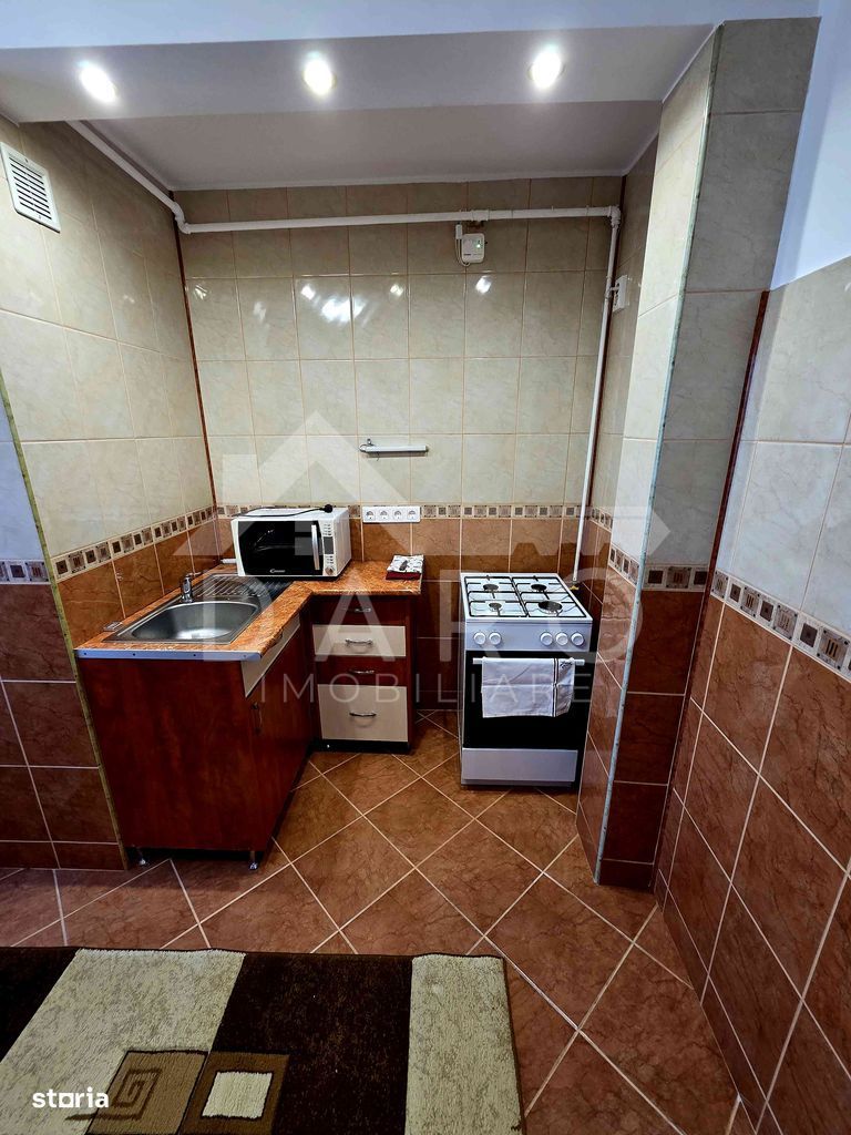 Vând apartament 3 camere - Poză 9